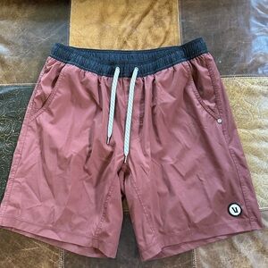 Vuori Men’s Kore Shorts - large (brick reddish brown in color)